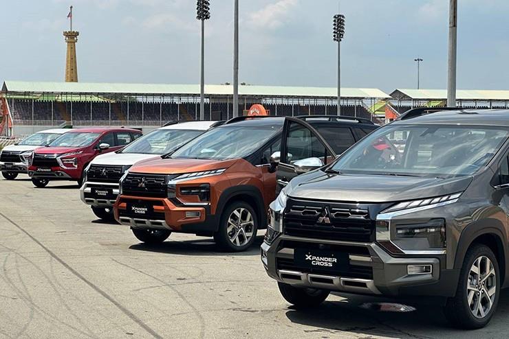 Giá xe Mitsubishi Xpander Cross lăn bánh tháng 12/2025